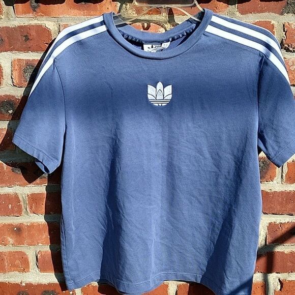 adidas Tops - Adidas tee